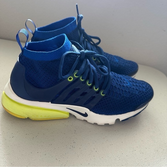 Nike Womens Air Presto Flyknit Ultra Running Shoe Deep Royal Blue Summit White 4 - Picture 2 of 8